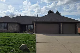 715 Fern Ct, Tipp City, OH 45371 - Photo 1