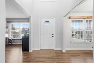 2586 Renwick Way, Troy, OH 45373 - Photo 5