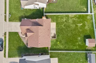 413 Deerwood Dr, Piqua, OH 45356 - Photo 7