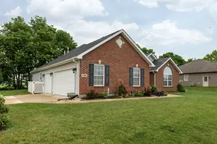 725 Loxley Ln, Troy, OH 45373 - Photo 5