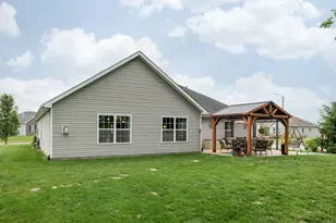 725 Loxley Ln, Troy, OH 45373 - Photo 17