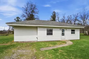 1166 W Sparrow Rd, Springfield, OH 45502 - Photo 9