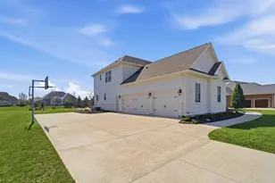 1250 MacIntosh Ct, Tipp City, OH 45371 - Photo 121