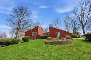 438 Merrick Dr, Beavercreek, OH 45434 - Photo 1