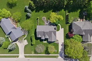 1430 Clear Springs Ct, Dayton, OH 45458 - Photo 3