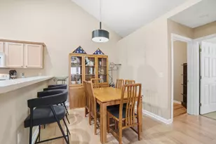 4662 Cobblestone Dr, Tipp City, OH 45371 - Photo 13