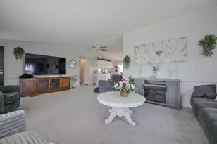 12218 Sandi Ln, Medway, OH 45341 - Photo 7