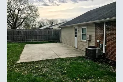 814 Primrose Drive, Wapakoneta, OH 45895 - Photo 3