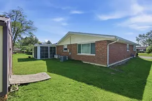 422 Sherwood Park Dr, Springfield, OH 45505 - Photo 5
