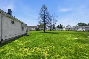 111 S Wagner Ave, Wapakoneta, OH 45895 - Photo 35