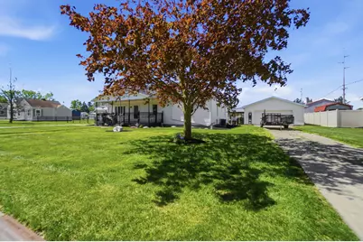 111 S Wagner Avenue, Wapakoneta, OH 45895 - Photo 3