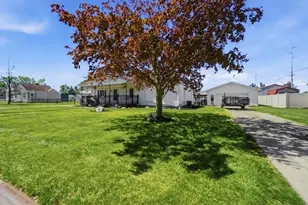 111 S Wagner Ave, Wapakoneta, OH 45895 - Photo 3