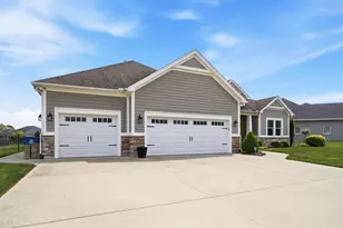 980 Greenmantle Dr, Troy, OH 45373 - Photo 3