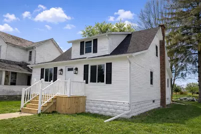 409 Gibbs Avenue, Wapakoneta, OH 45895 - Photo 1