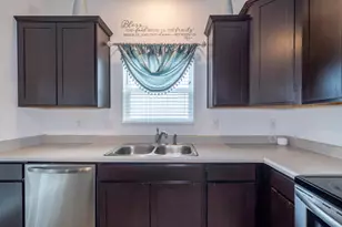 196 Riesling Dr, Englewood, OH 45322 - Photo 9
