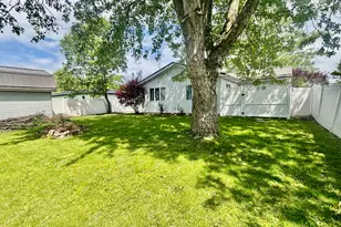 613 Fairview Dr, Coldwater, OH 45828 - Photo 3