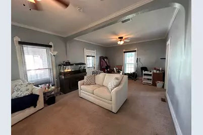 221 N Hayes Street, Bellefontaine, OH 43311 - Photo 5