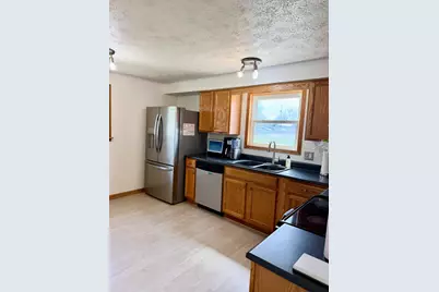 313 Cottonwood Street, Wapakoneta, OH 45895 - Photo 13