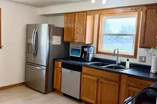 313 Cottonwood St, Wapakoneta, OH 45895 - Photo 13