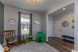 4161 Spicebush Dr, Tipp City, OH 45371 - Photo 15