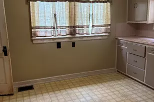 236 W Espy St, Kenton, OH 43326 - Photo 7