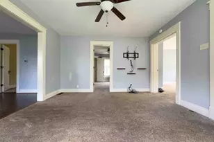 105 S Pine St, Wapakoneta, OH 45895 - Photo 5