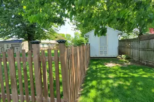 214 Orange St, Wapakoneta, OH 45895 - Photo 9