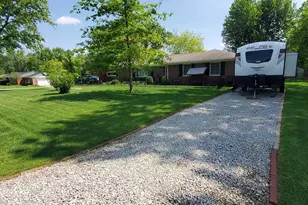 214 Orange St, Wapakoneta, OH 45895 - Photo 3