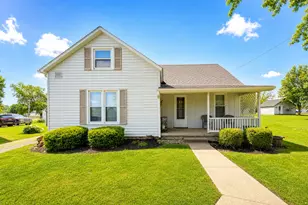 1109 S Greenwood St, Bellefontaine, OH 43311 - Photo 1