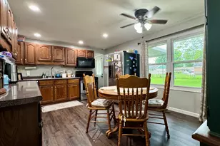 809 Canterbury Dr, Wapakoneta, OH 45895 - Photo 9