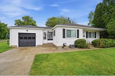 607 W Lake Avenue, New Carlisle, OH 45344 - Photo 3