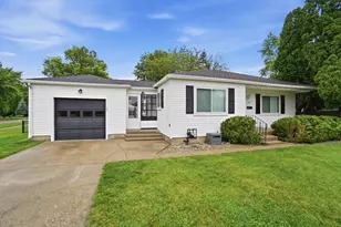 607 W Lake Ave, New Carlisle, OH 45344 - Photo 3