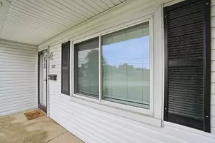 607 W Lake Ave, New Carlisle, OH 45344 - Photo 5