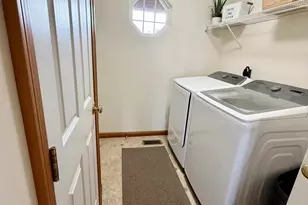 808 Lambert Dr, Piqua, OH 45356 - Photo 9
