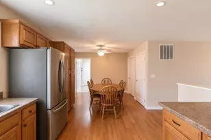 517 N Elm St, Bellefontaine, OH 43311 - Photo 9