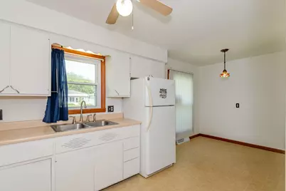 810 Meadow Lane, Troy, OH 45373 - Photo 9