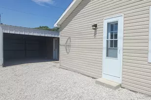 637 Hierholzer St, Celina, OH 45822 - Photo 3