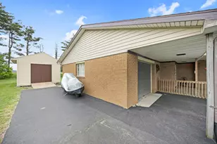 323 E Wapakoneta St, Waynesfield, OH 45896 - Photo 5