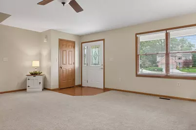 445 Clover Hill Drive, Tipp City, OH 45371 - Photo 9