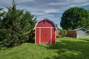 110 Fairfax Ct, Greenville, OH 45331 - Photo 5