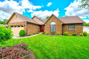 1337 Maplecrest Dr, Troy, OH 45373 - Photo 7
