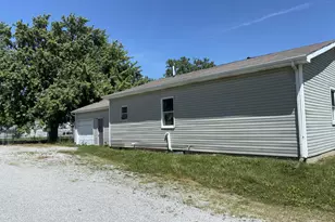 605 Buchanan St, Wapakoneta, OH 45895 - Photo 9