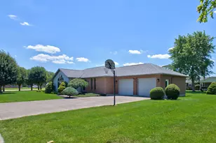 1401 James Dr, Celina, OH 45822 - Photo 7