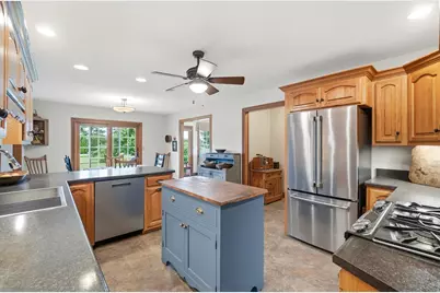 656 Gardenview Circle, Lima, OH 45801 - Photo 13