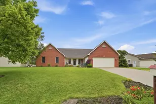 656 Gardenview Cir, Lima, OH 45801 - Photo 3