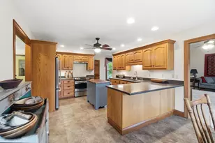 656 Gardenview Cir, Lima, OH 45801 - Photo 9