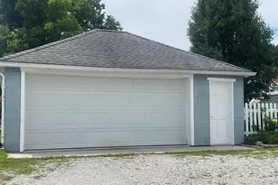 601 W Benton St, Wapakoneta, OH 45895 - Photo 5