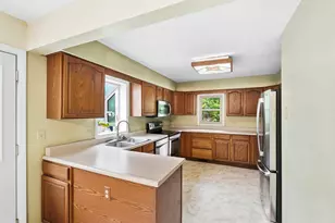 364 Park End Dr, Dayton, OH 45415 - Photo 9