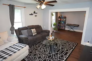 407 Murray St, Wapakoneta, OH 45895 - Photo 3