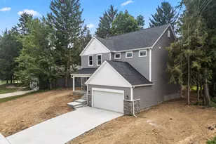 1612 Whispering Pines Ln, Bellefontaine, OH 43311 - Photo 3